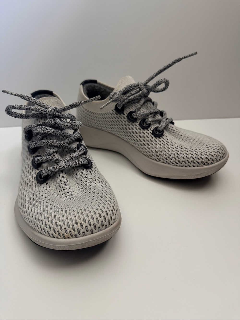 allbirds Women’s Light Gray Lace-Up Knit Sneakers